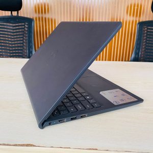 Dell Inspiron 3520